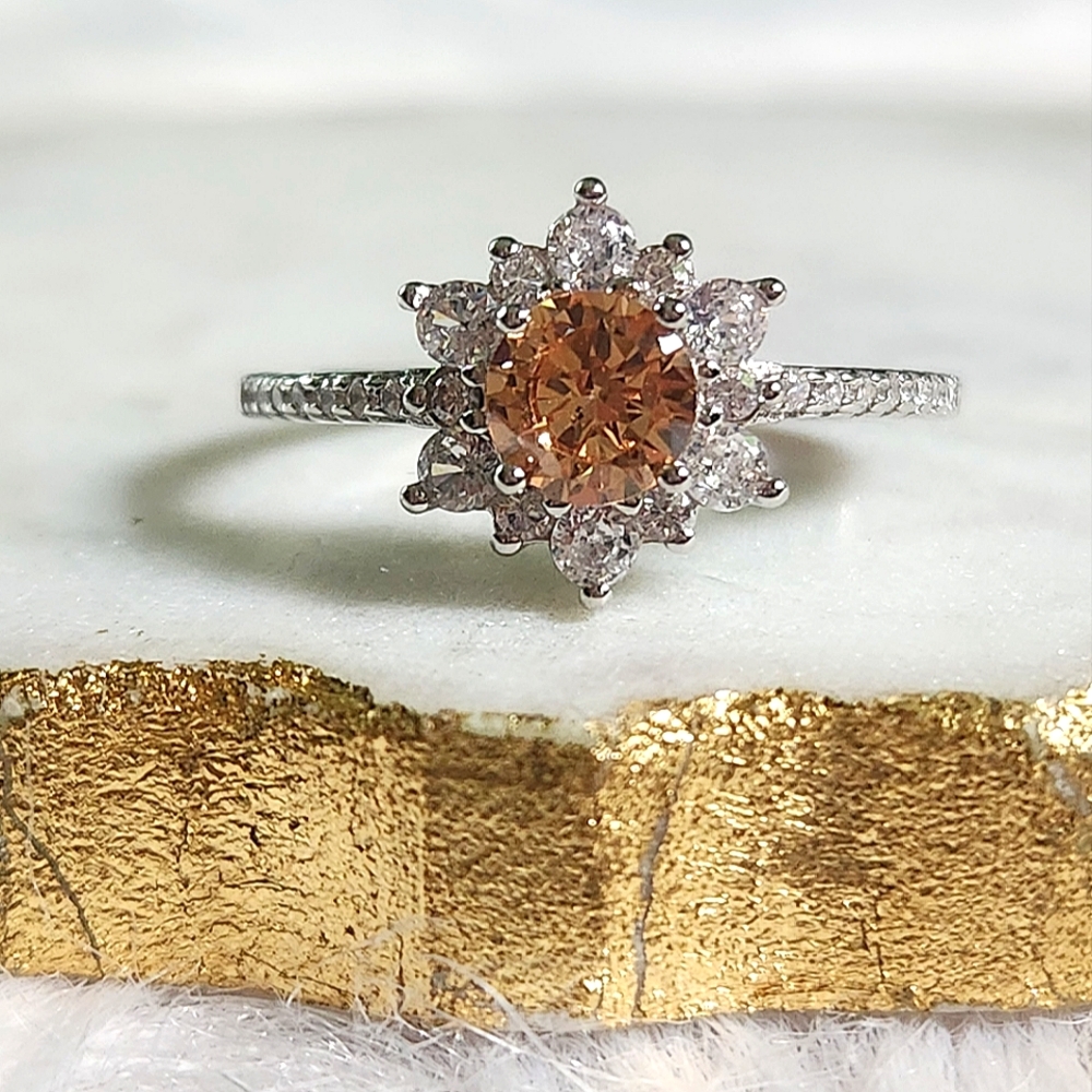 NWT Ryze Champagne Cubic Zirconia .925 Sterling Silver Flower Ring - Size 8.5